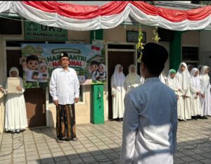 Memperingati Hari Santri 2026 MI Mambaul Ulum Gelar Upacara dan Kirab img 20261022 wa0021